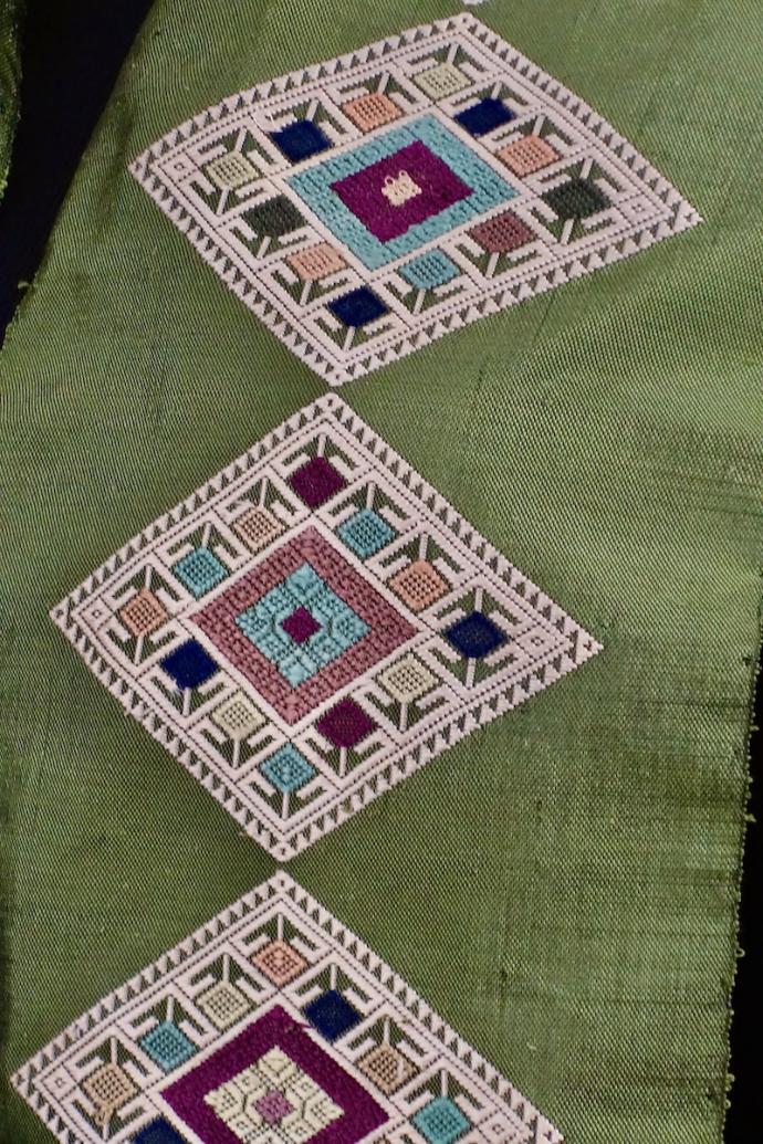 Algae Green Shoulder Cloth with Diamonds